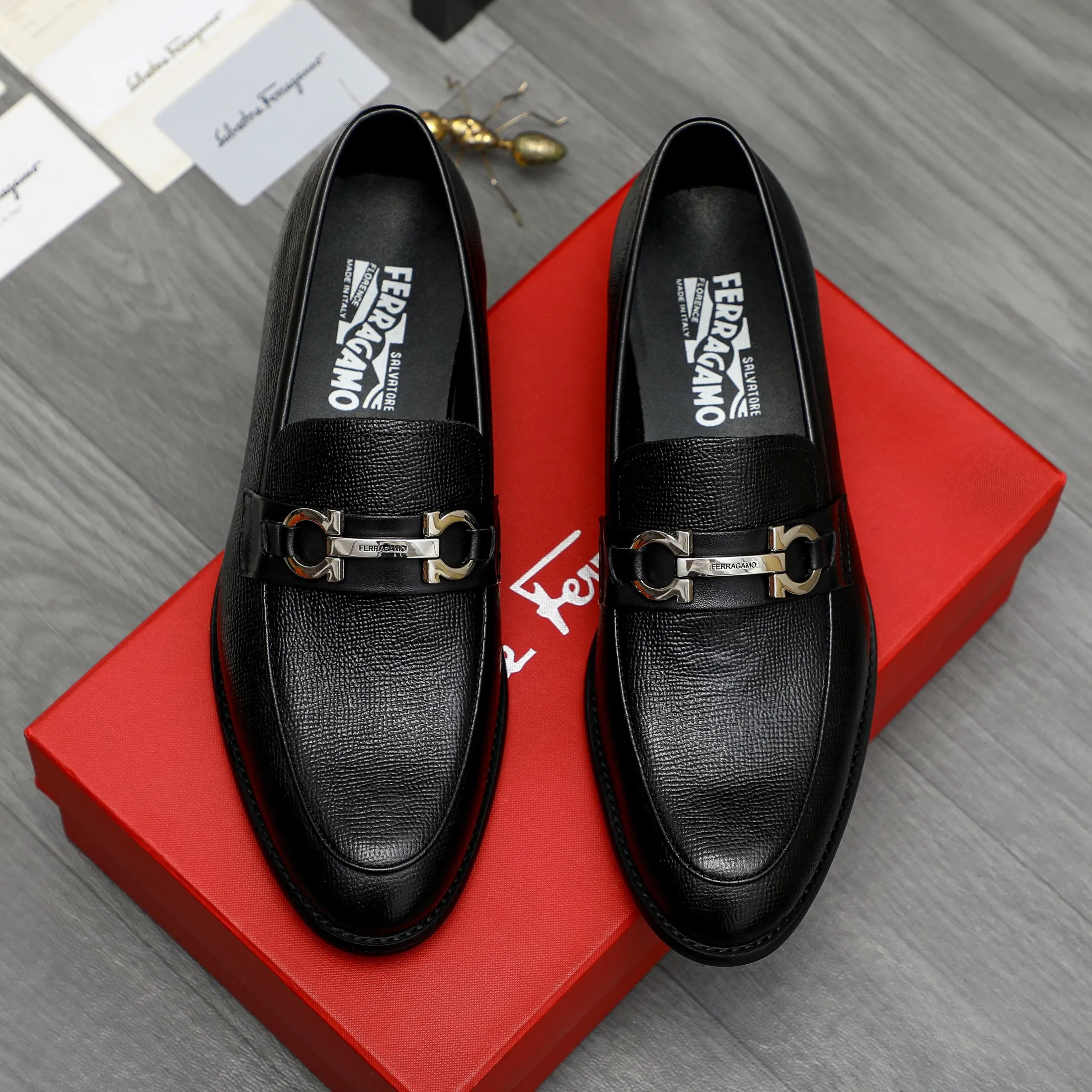 Men's shoes 💰420 Product trademark: Ferragamo "Ferragamo" business slip-on leather shoes Regular size: 39-45 (38.46 custom-made, non-returnable) Product materials: Selected high-quality pebbled cowhide upper, sheepskin lining, original rubber outsole